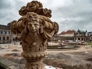 Im Zwinger - Blick auf die Baustelle